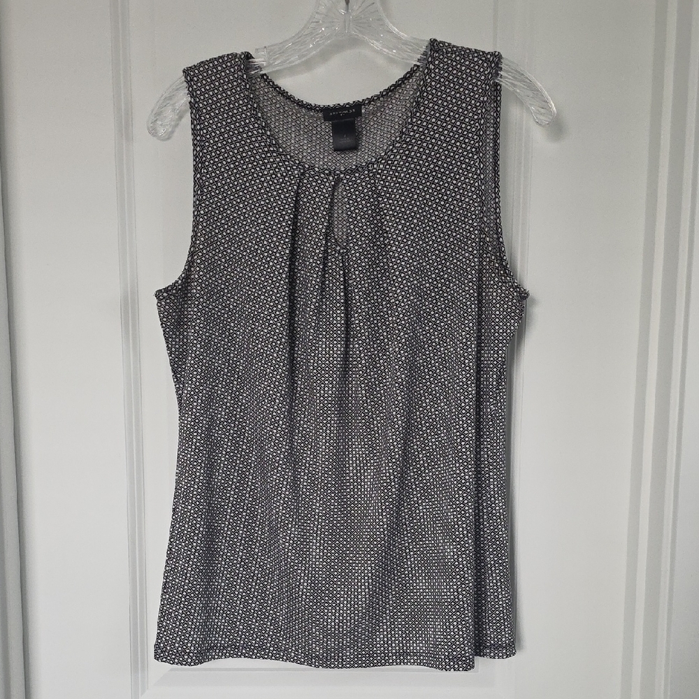 Ann Taylor Black and White Patterned Sleeveless Blouse